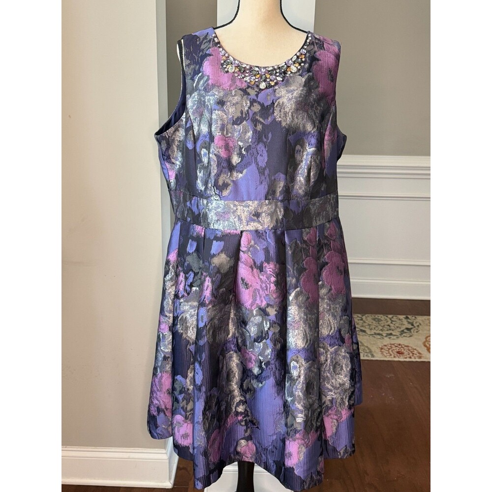 Eliza J Jacquard Print Formal Dress w/ Rhinestone Trim in Shades of Purple Sz 18